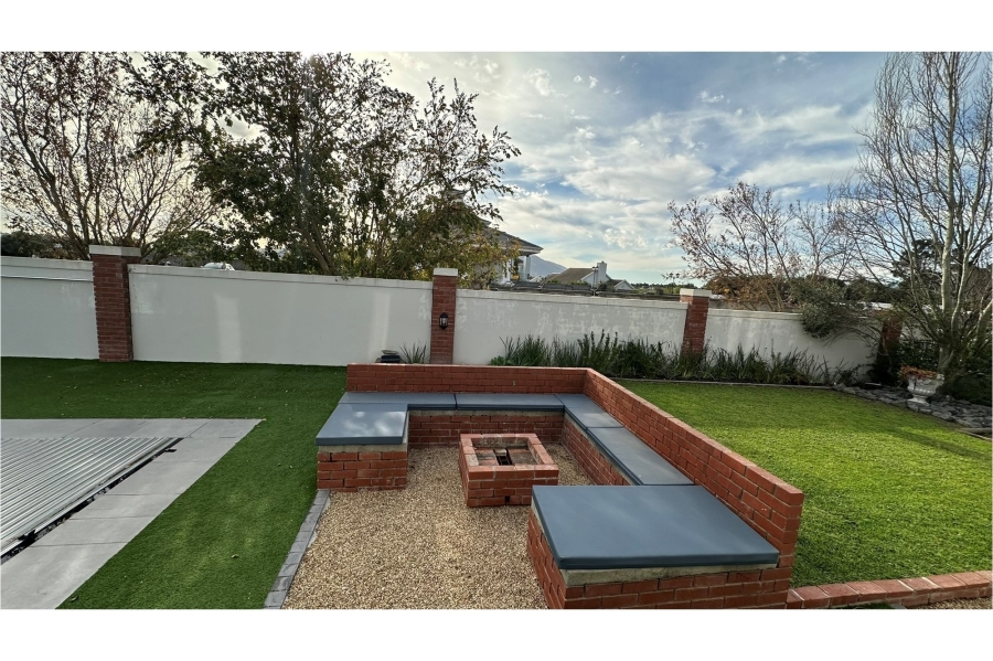 To Let 4 Bedroom Property for Rent in Val De Vie Estate Western Cape